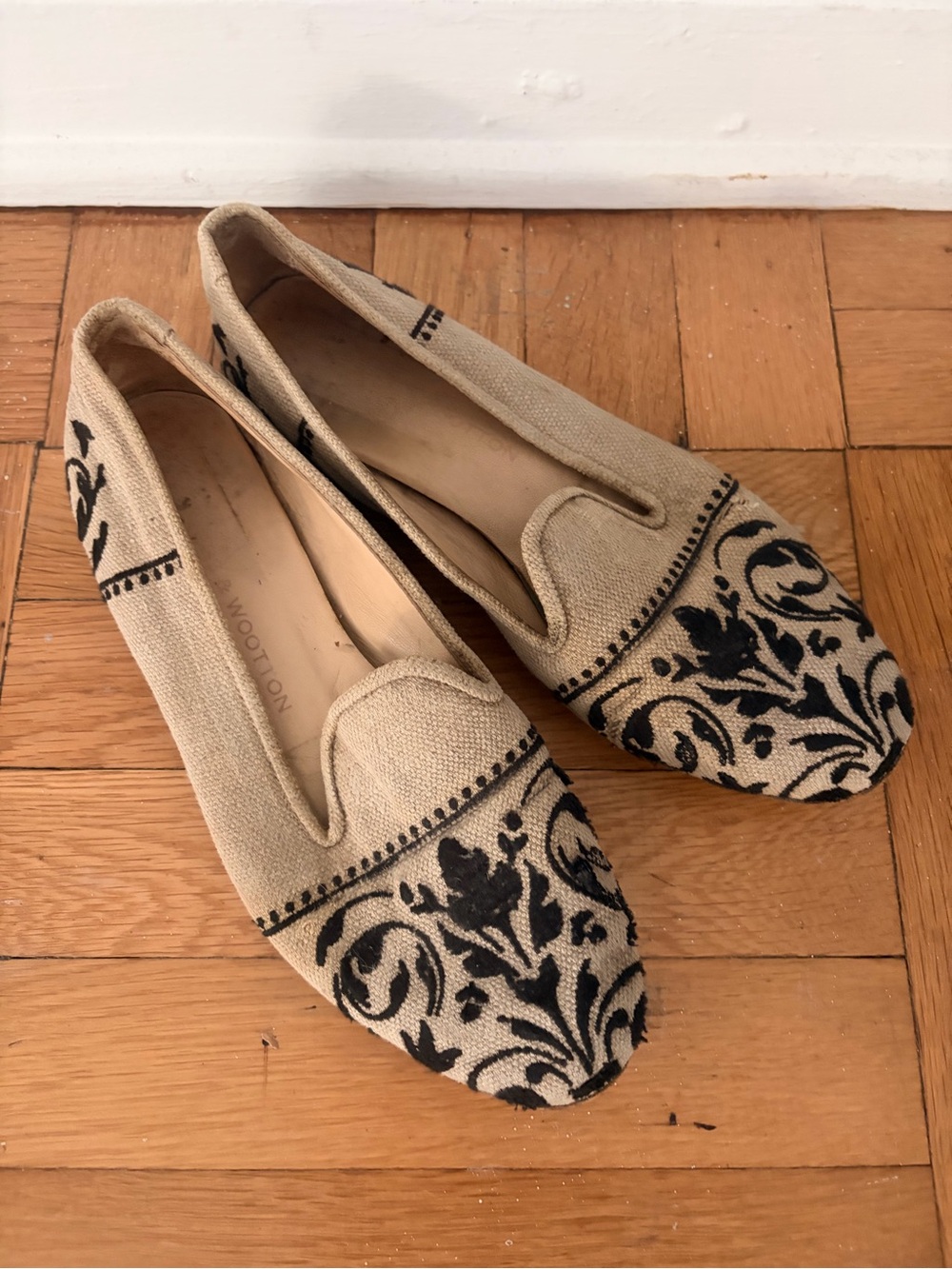 Stubbs & Wootton Beige Canvas Slip-Ons with Black Embroidered Motif
